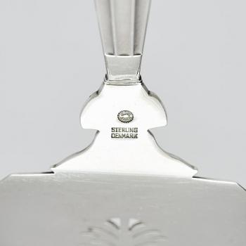 Georg Jensen, serveringsbestick för fisk, 2 delar, "Konge/Acorn", sterling silver, design Johan Rohde, Köpenhamn 1919-1927.