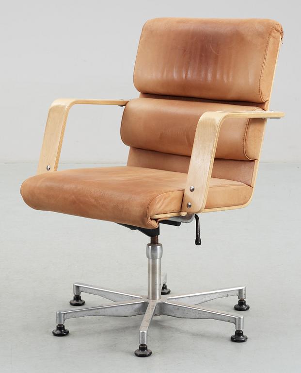 SKRIVBORDSSTOL, "Plaano" av Yrjö Kukkapuro för Avarte, Finland.