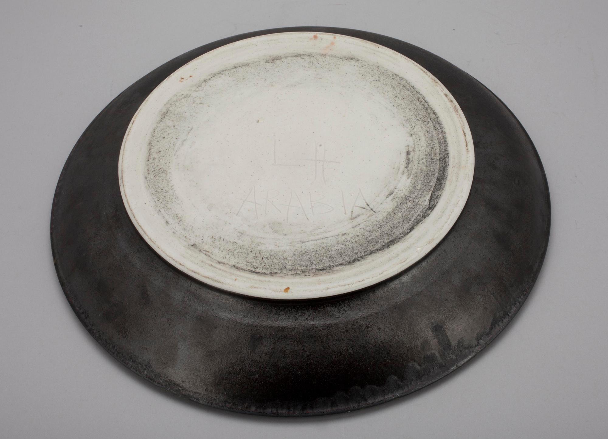FAT, keramik, sign. LU (Liisa Hallamaa), Arabia, 1900-talets hälft.