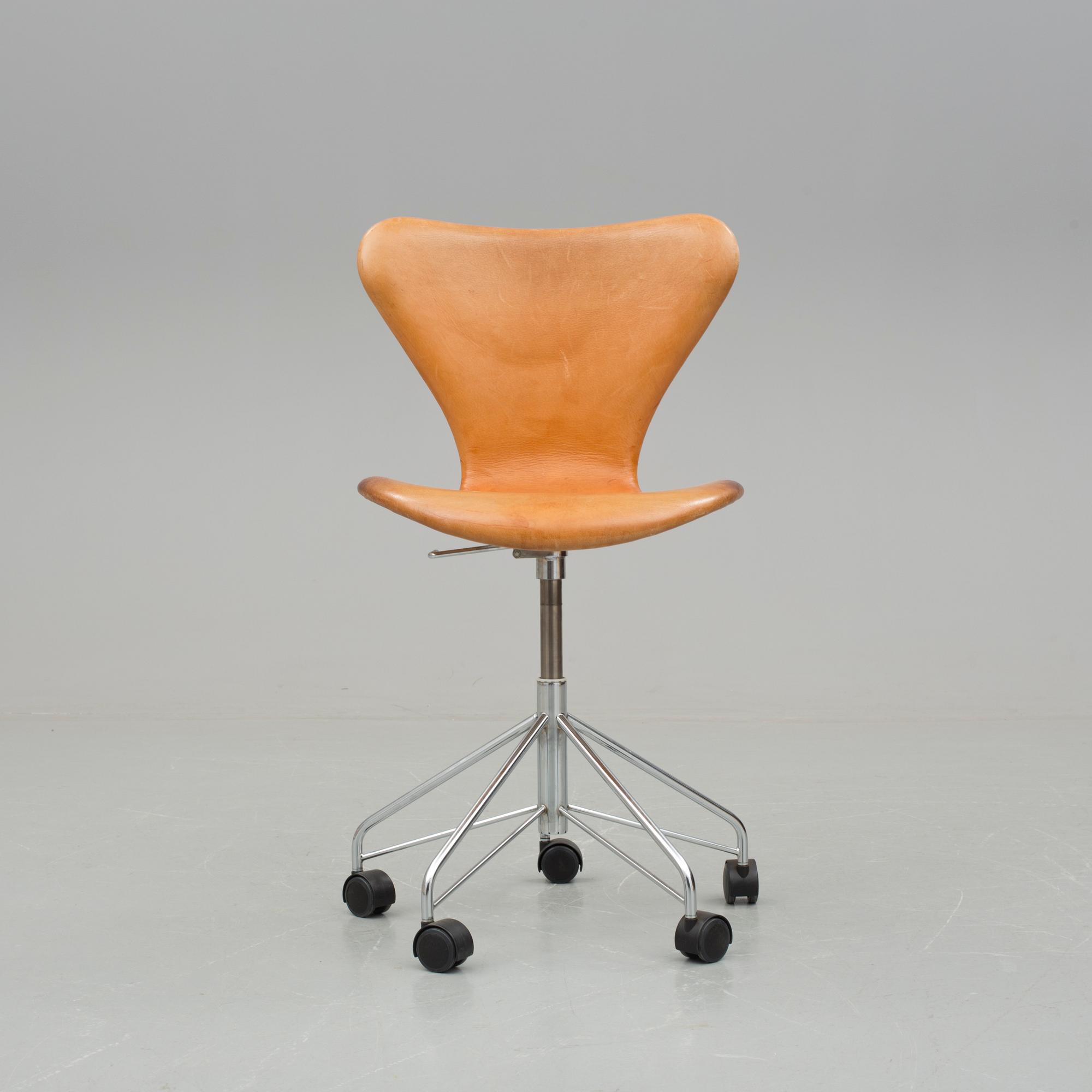 KONTORSSTOL, "Sjuan", Arne Jacobsen, Fritz Hansen 2003.