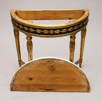 SPEGEL samt KONSOLBORD, sengustaviansk stil, 1900-talets början.