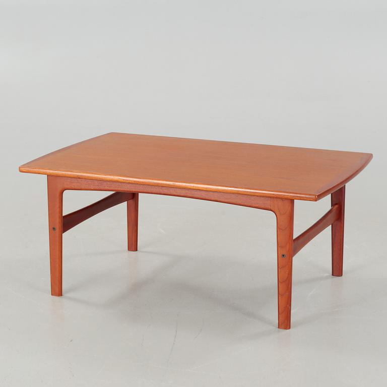 A 1950/60s coffee table.