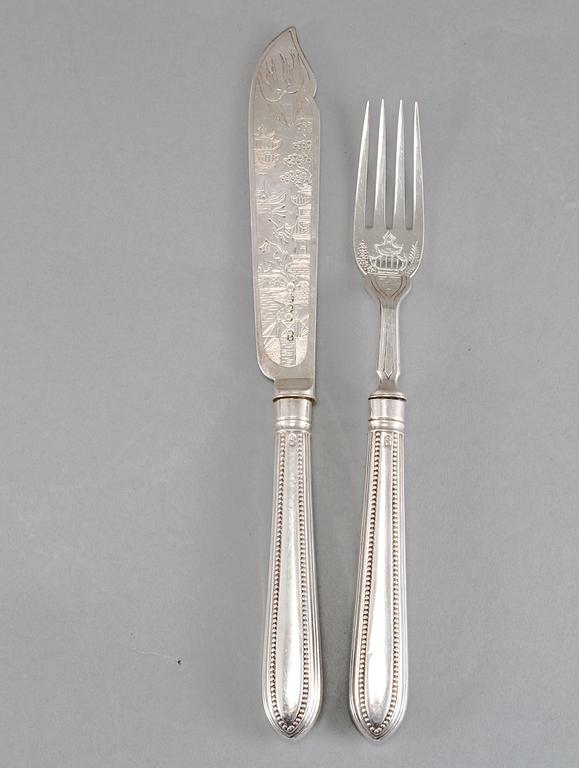 FISKBESTICK, 24 delar, silver, London, 1879, vikt 1500 gram.