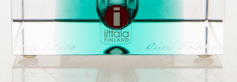 OIVA TOIKKA,  an annual glass cube signed Oiva Toikka, Nuutajärvi 1999, numbered 402/2000.