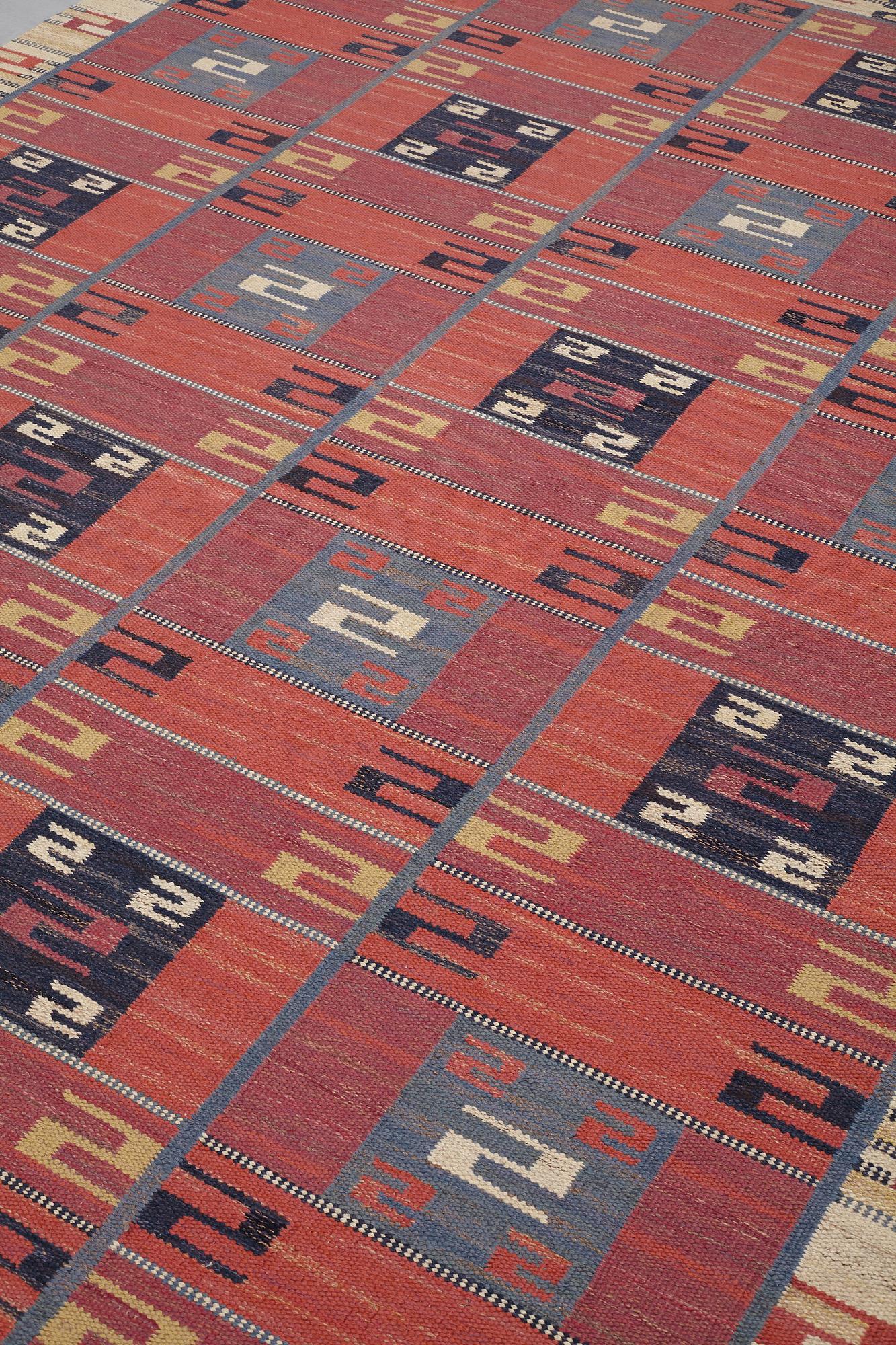 Märta Måås-Fjetterström, MATTO, "Röda Esset", flat weave, ca 369 x 347,5 cm, signed AB MMF.