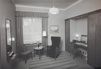 Axel Larsson, fåtölj, Swedish Modern, för Hotel Baltic, Svenska Möbelfabrikerna Bodafors 1954.