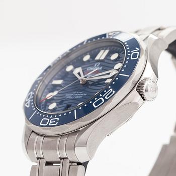 Omega, Seamaster Diver 300M, Co-Axial Master Chronometer, rannekello, 42 mm.