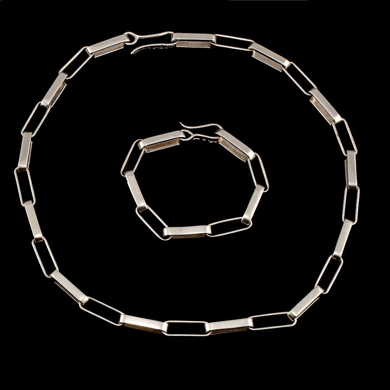 HALSLÄNK SAMT ARMLÄNK, silver, Cecilia K I Johansson, Göteborg, 1961. Vikt 87 g.