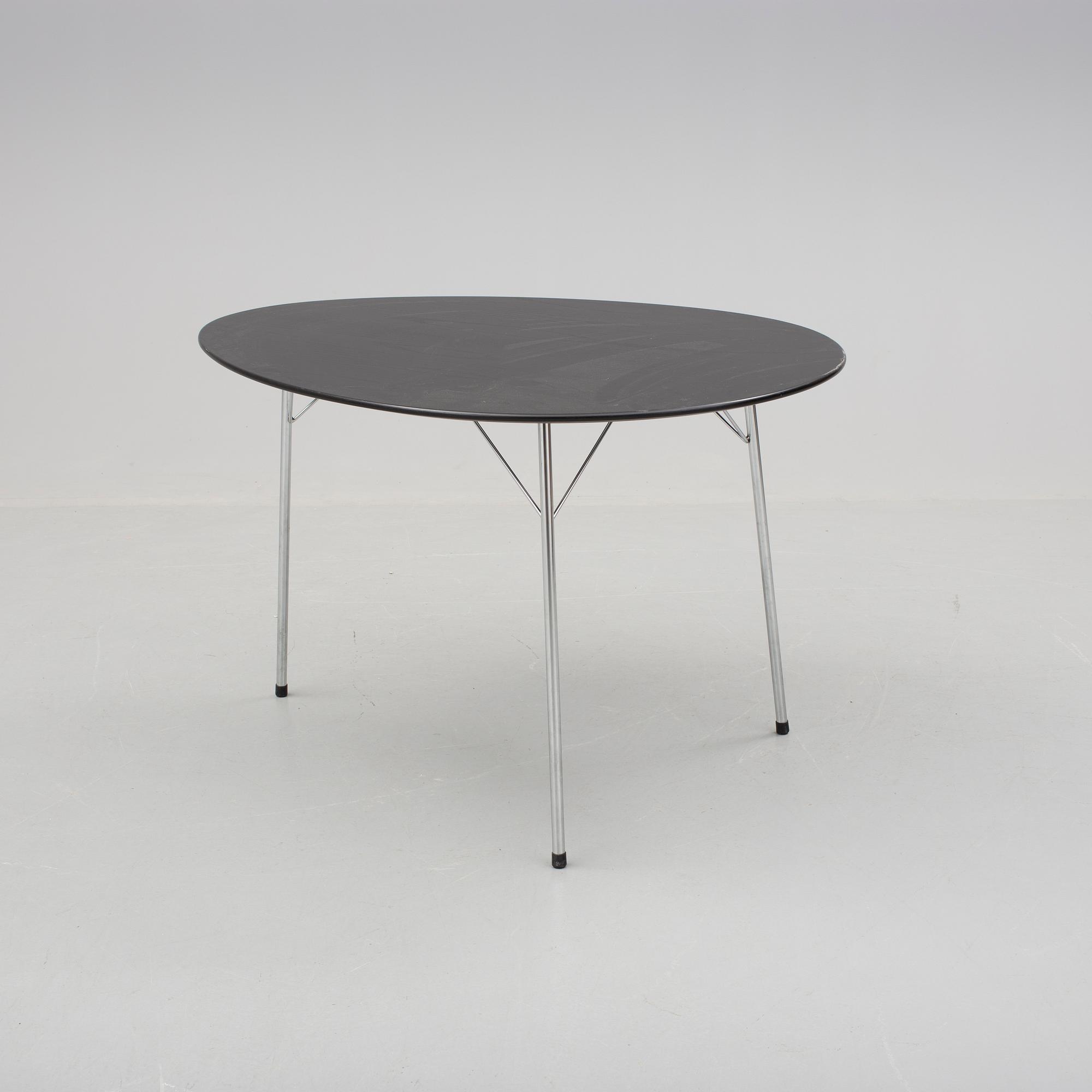 BORD, Arne Jacobsen, Fritz Hansen, 2002.