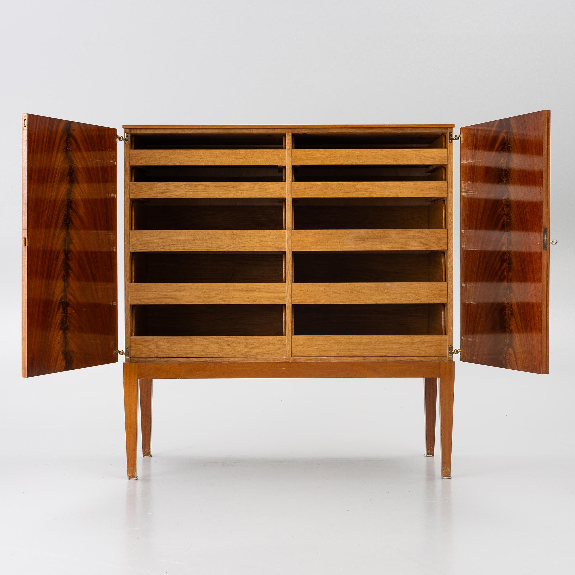 Josef Frank, Cabinet, “Skjortskåpet”, model 792, Firma Svenskt Tenn, second half of the 20th century.