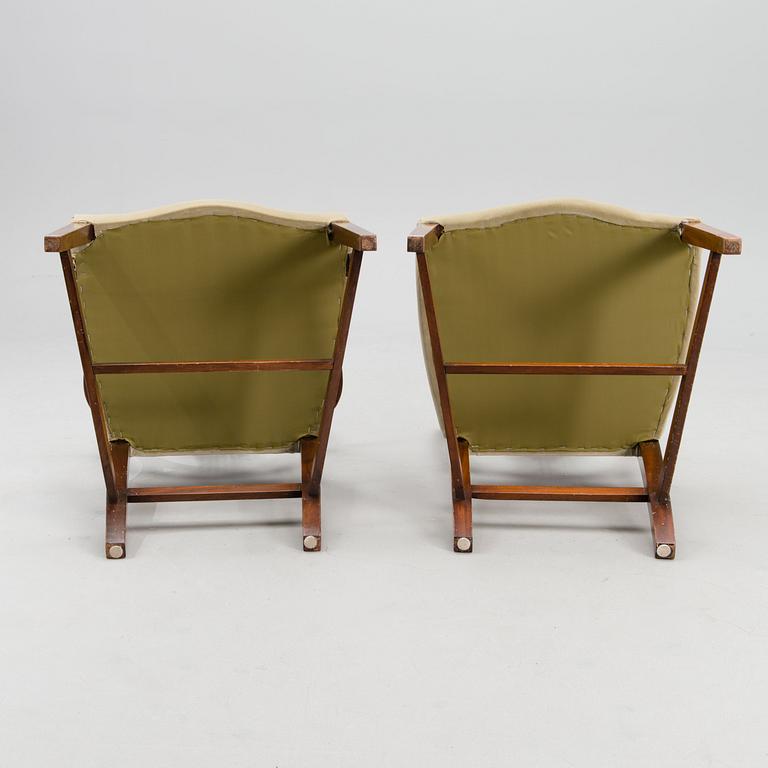 A set of 4+2 English 20th century chairs in  Hepplewhite style.