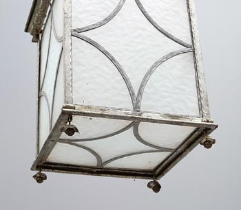 HALLYKTA, 1900-talets första hälft. Höjd ca 46 cm.