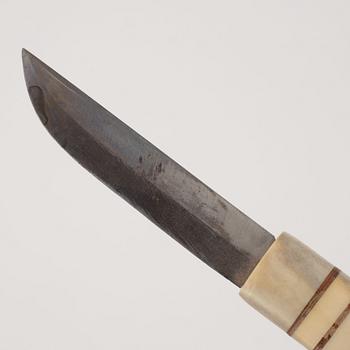 Sigurd Malmfjord, a reindeer horn knife, signed.