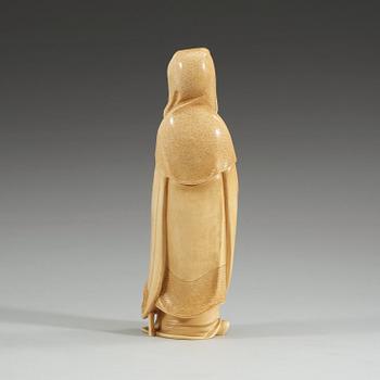 A Japanese ivory Okimono, period of Meiji (1868-1912). Signed.