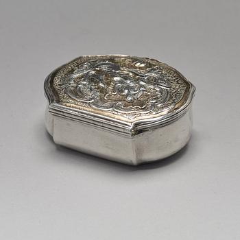 A Swedih mid 18th century parcel-gilt silver snuff-box, mark of Jonas Berg, Stockholm 1755.