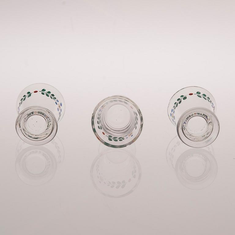 KARAFF, 1800-tal samt SNAPSGLAS, 3+1+1, 1800-talets slut och 1900-talets mitt.