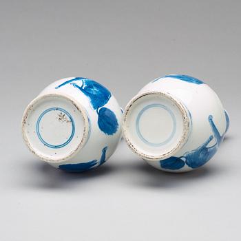 A pair of blue and white vases, late Qingdynasty.