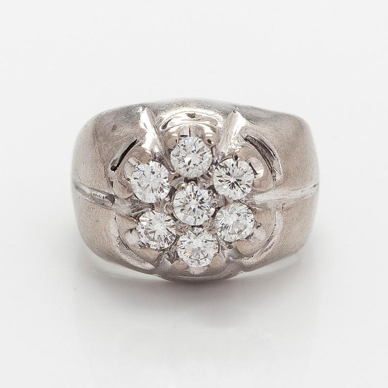 Ring, briljantslipade diamanter, 14K vitguld, 2006.