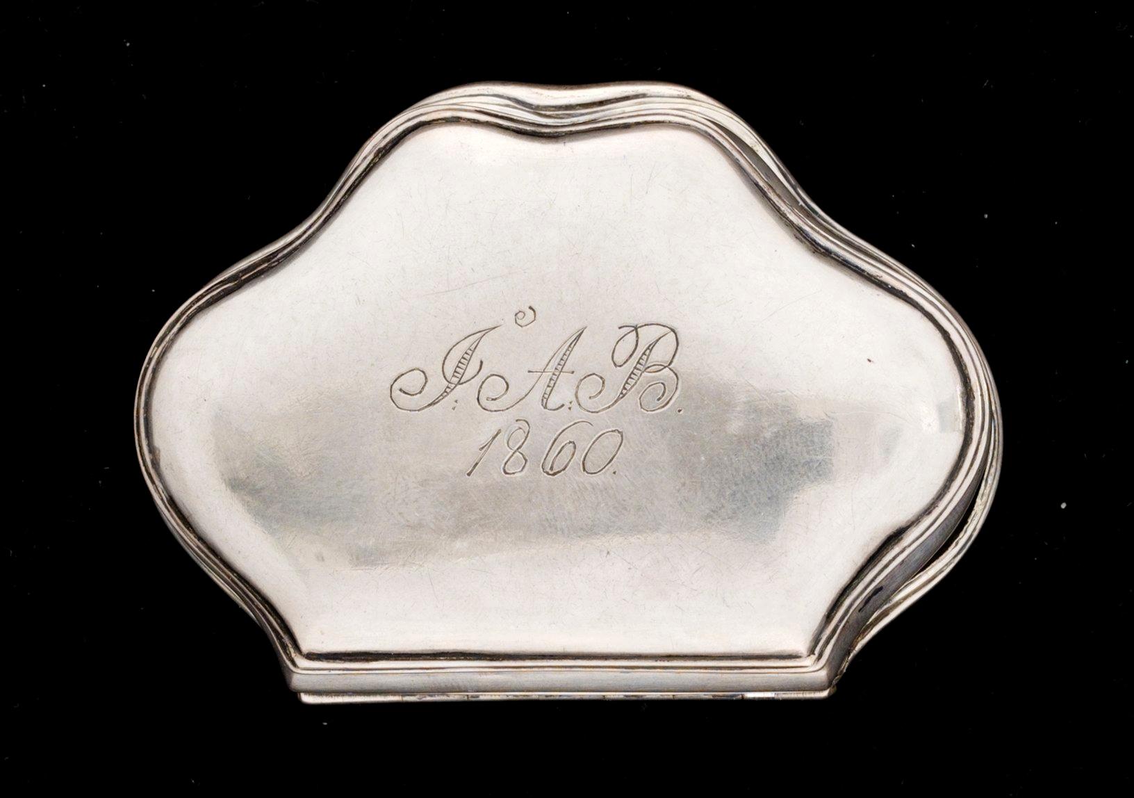 SNUSDOSA, ostämplad, 1700-talets mitt. Rokoko.