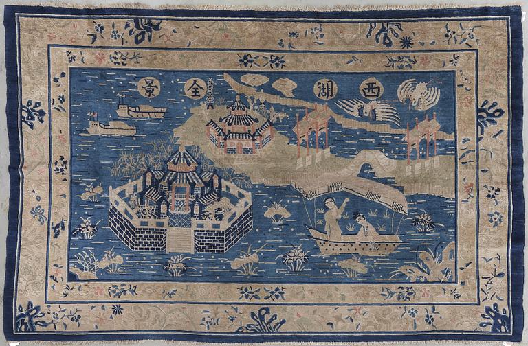MATTA. Antik/semiantik Kina, sannolikt Suiyuan, figural.  ca 175x277 cm.