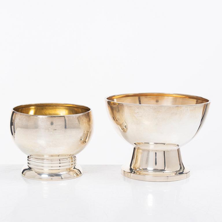 Skålar, 2 st, silver, GAB, Stockholm 1919, resp KG Markströms, Uppsala 1925.