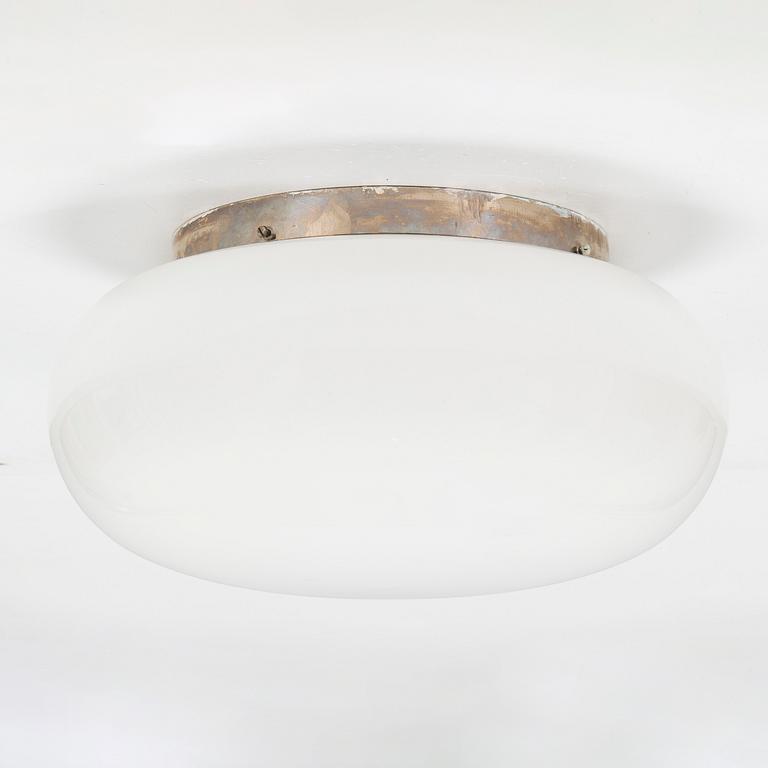 Paavo Tynell, a 1950's '1622' ceiling light for Taito.