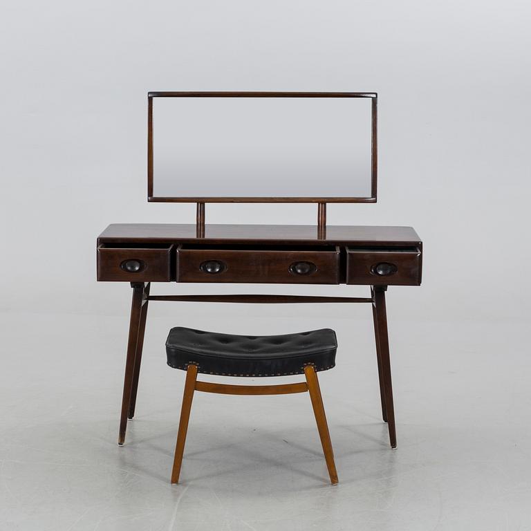 A DRESSING TABLE ERCOL ENGLAND MID 20TH CENTURY.