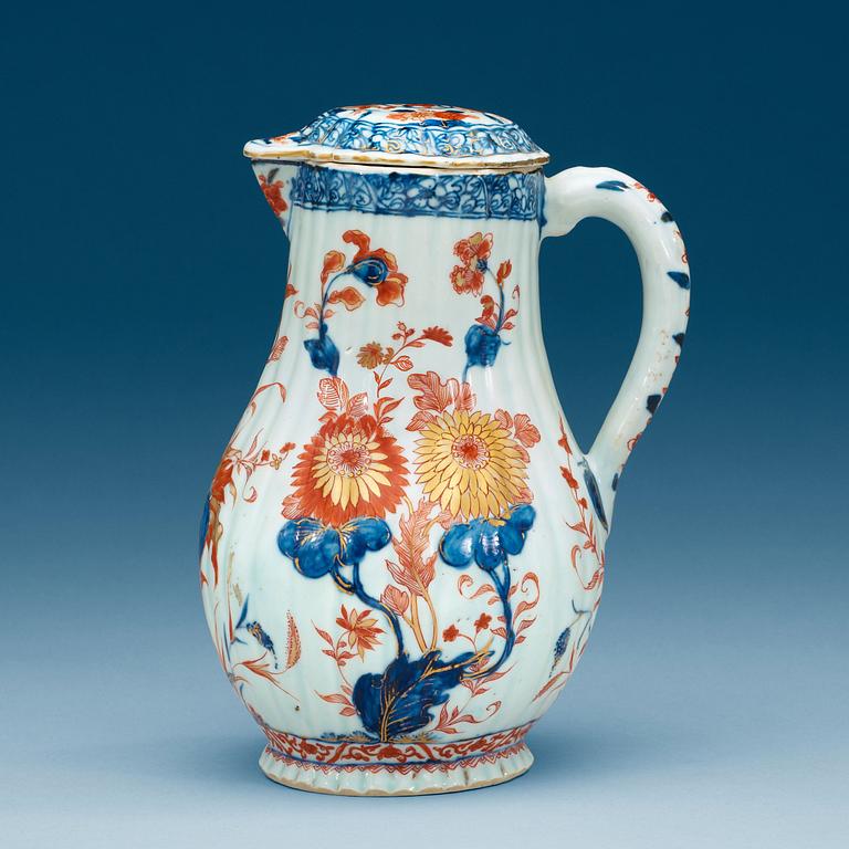 A imari ewer with cover, Qing dynasty, Kangxi (1662-1722).
