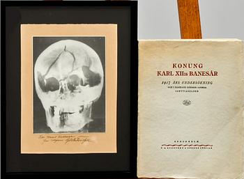 RÖNTGENBILD av Karl XII, silvergelatinfotografi.