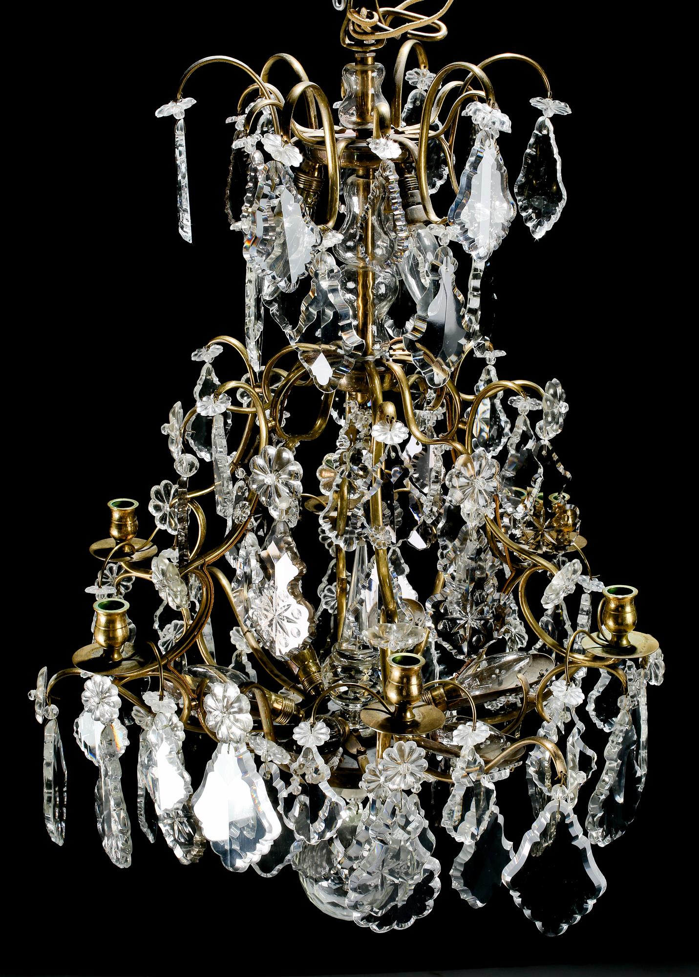 LJUSKRONA, rokokostil, 1900-talets första hälft. Höjd ca 86 cm.