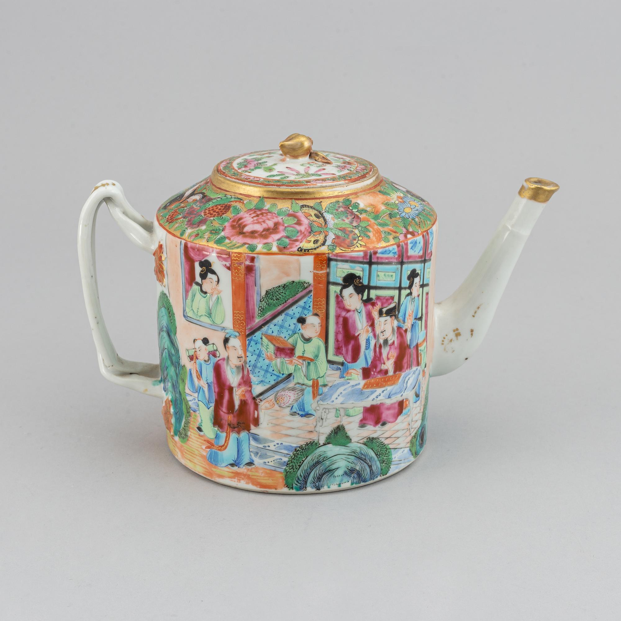 A Canton famille rose tea pot with cover, Qing dynasty, 19th Century.