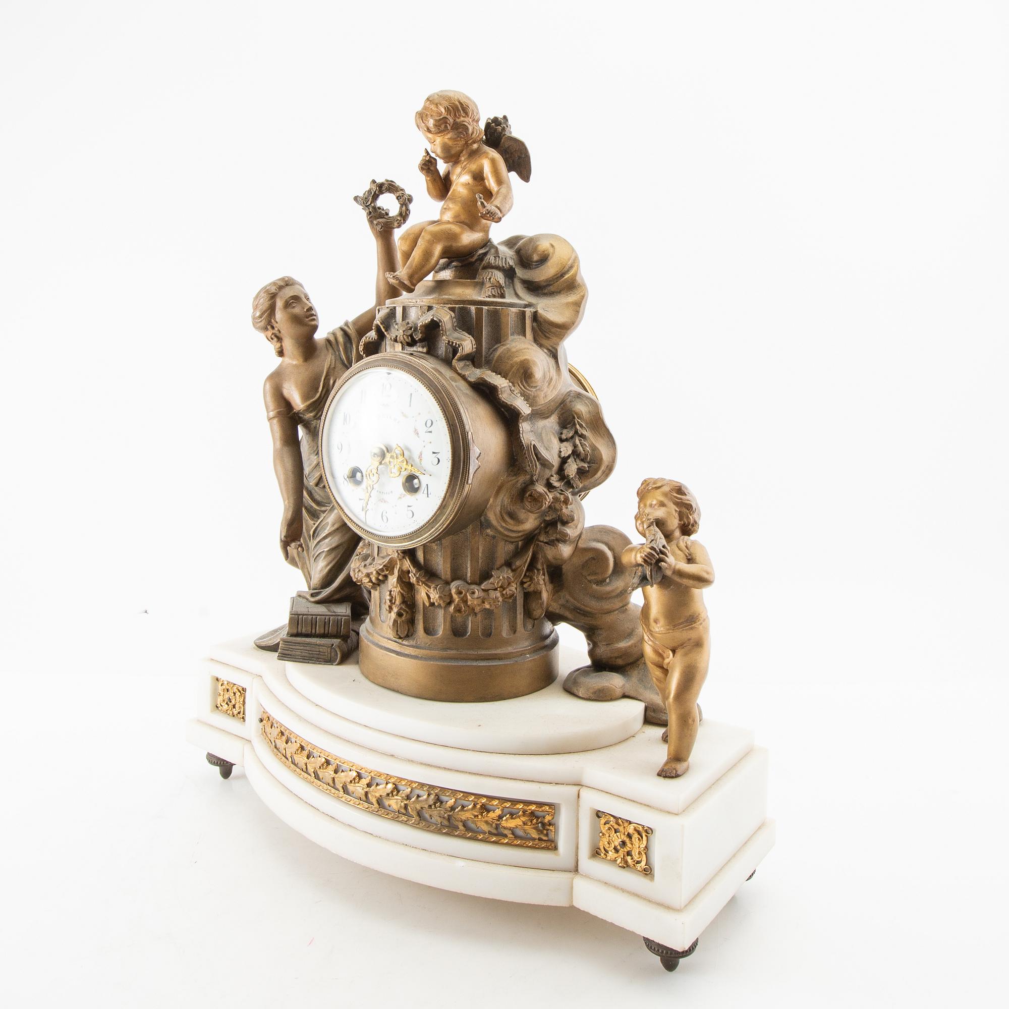 Table pendulum Louis XVI style, first half of the 20th century.