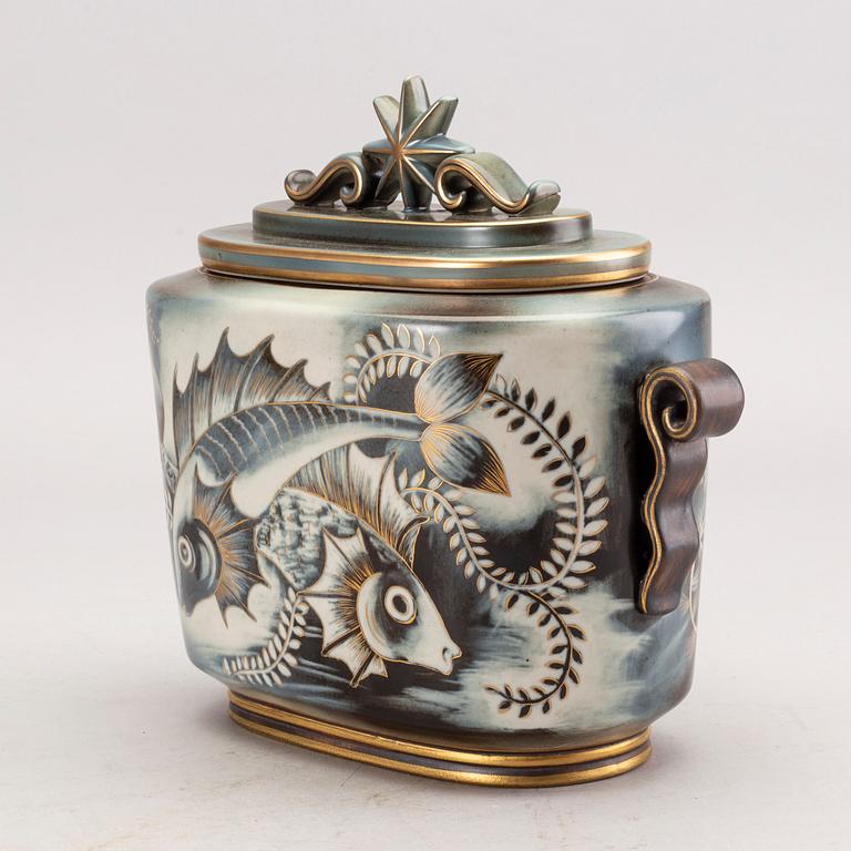 Gunnar Nylund, a stonewear "Flambé" urn with lid, Rörstrand.