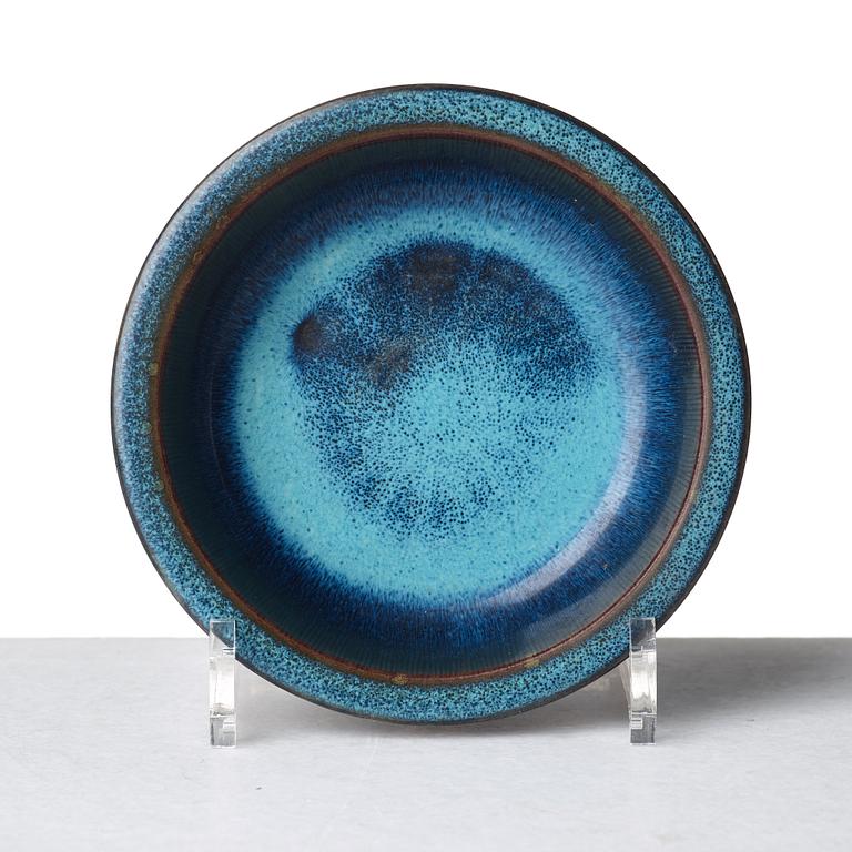 Wilhelm Kåge, urna med lock samt skål på fot, "Farsta", Gustavsbergs studio, bl a 1956.