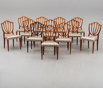 MATGRUPP, bord samt 12 stolar, 1900-talets andra hälft.