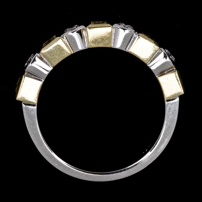 RING, Fancy Yellow radiant cut samt vita briljantslipade diamanter, tot. ca  0.50 ct.