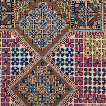 A rug from Esfahan, 167 x 108 cm.