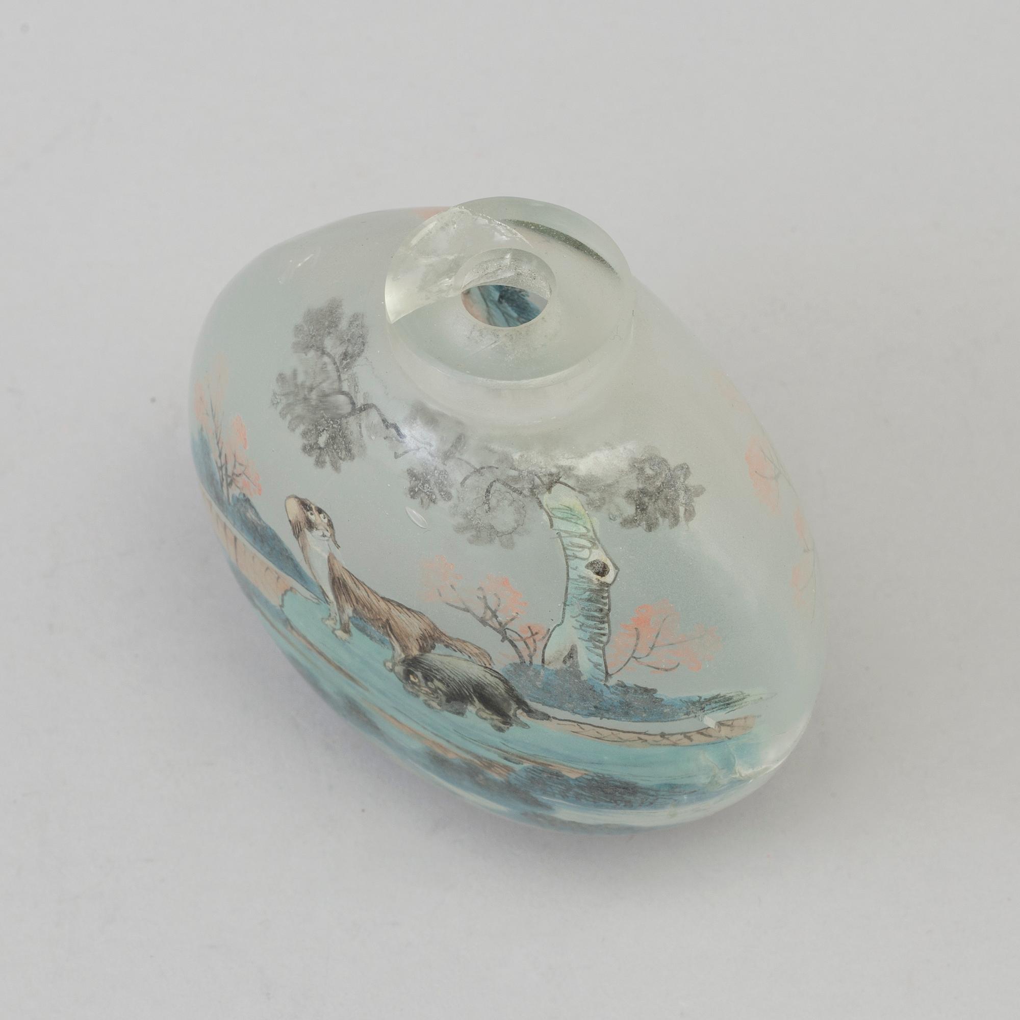 A large Chinese glass snuff bottle, circa 1900.