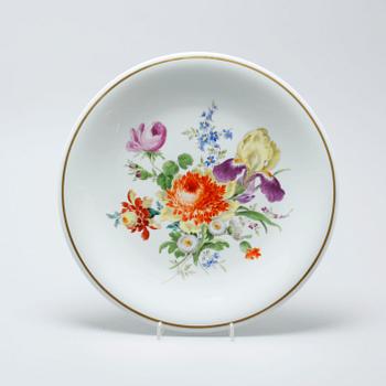 A Meissen porcelian plate from the latter half of the 20th century.