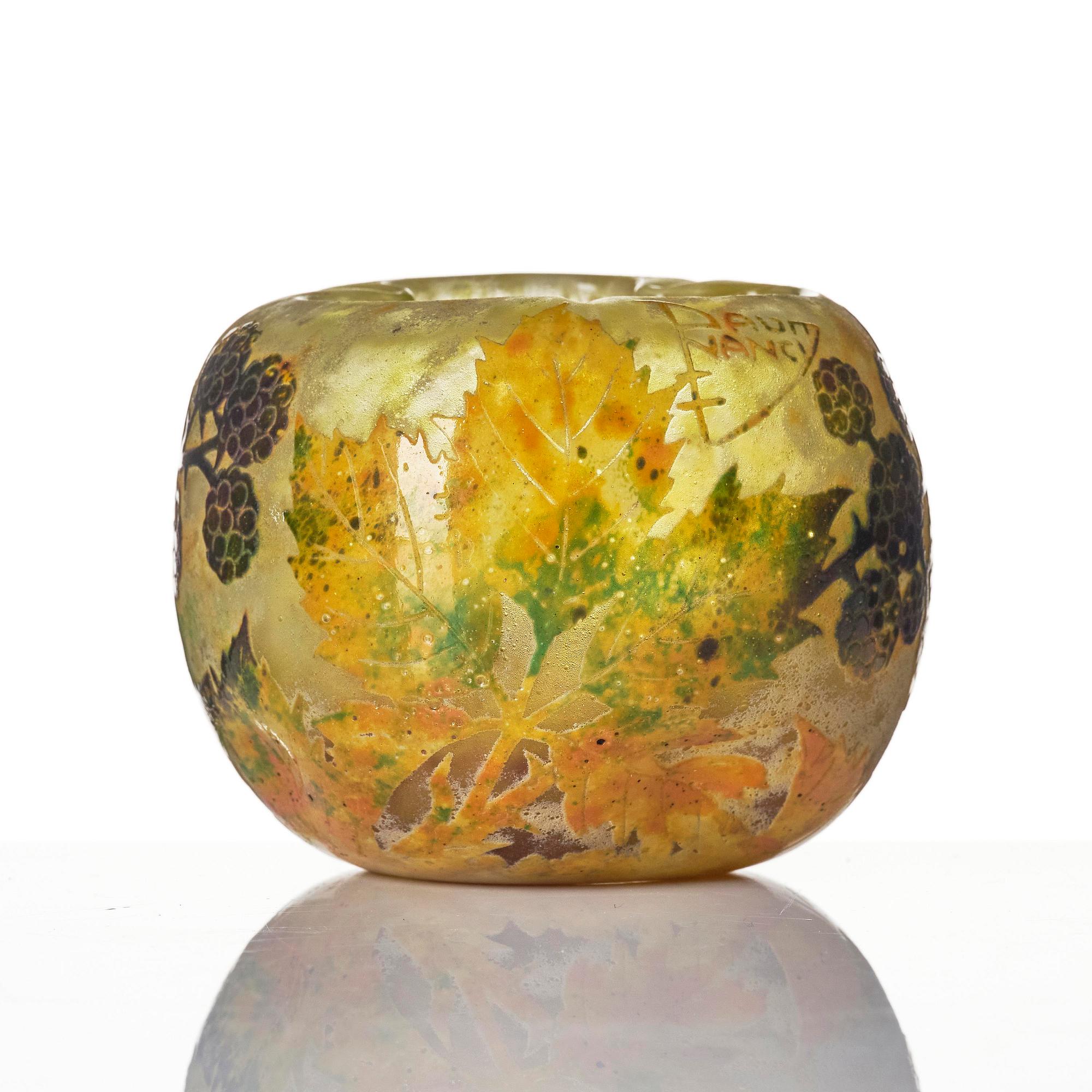 Daum Frères, a set of two Art Nouveau cameo glass vases, Nancy, France.