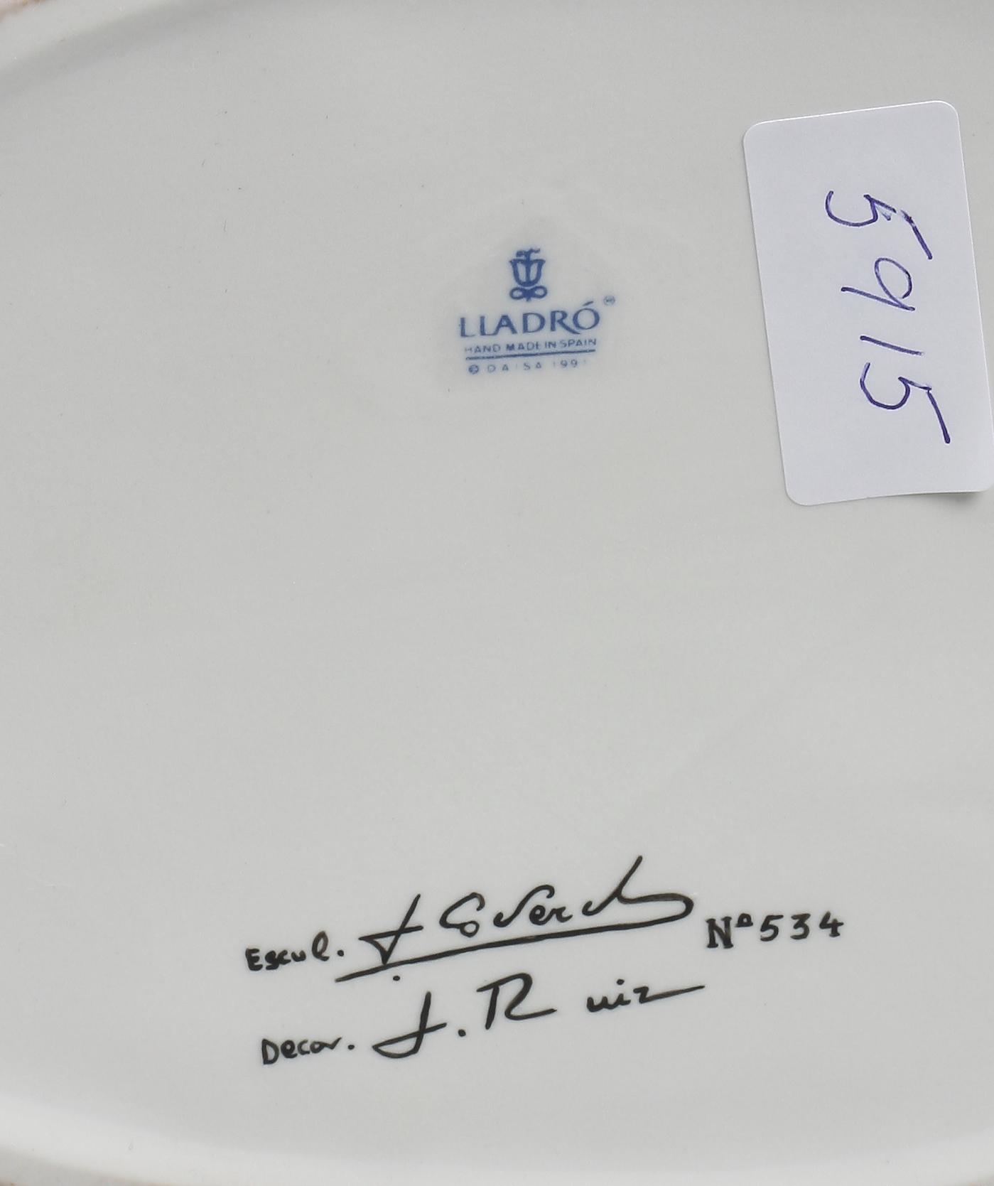 FIGURIN, porslin, Lladro, märkt No 534. Tillverkningsår 1992.