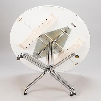 An extendable Thonet dinner table, Austria.