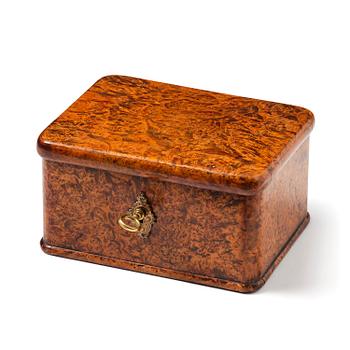 212. A burr-alder box by J. Sjölin (master 1767-85).