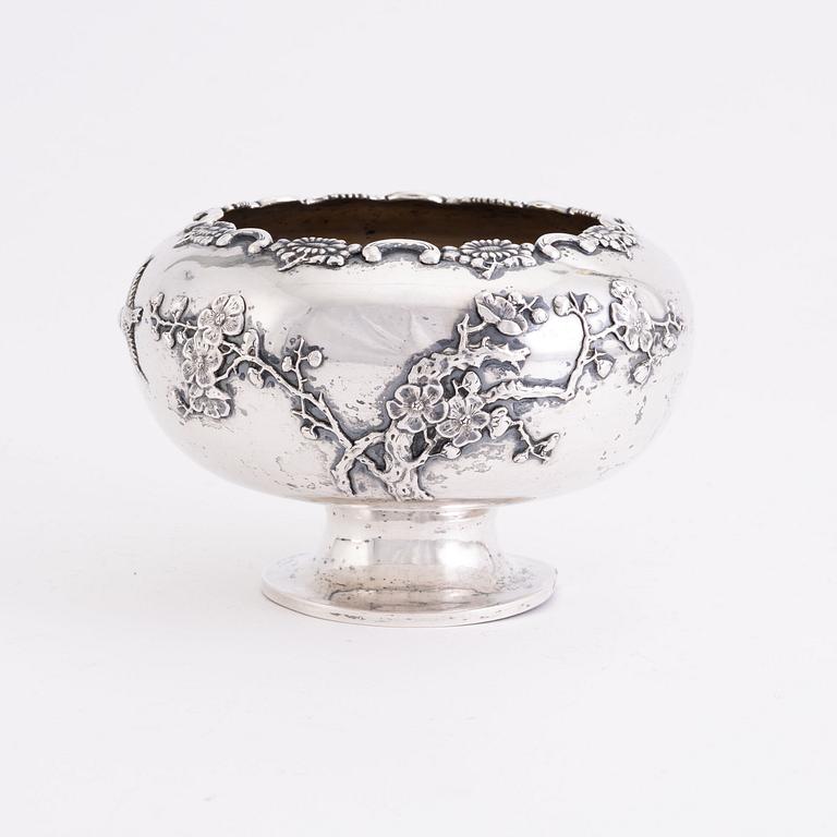 A Chinese silver bowl, mark LC & Co.