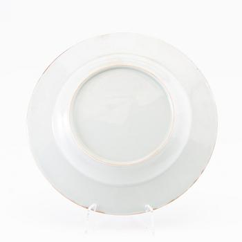 A famille rose dish, Qing dynasty, first half of the 18th century.