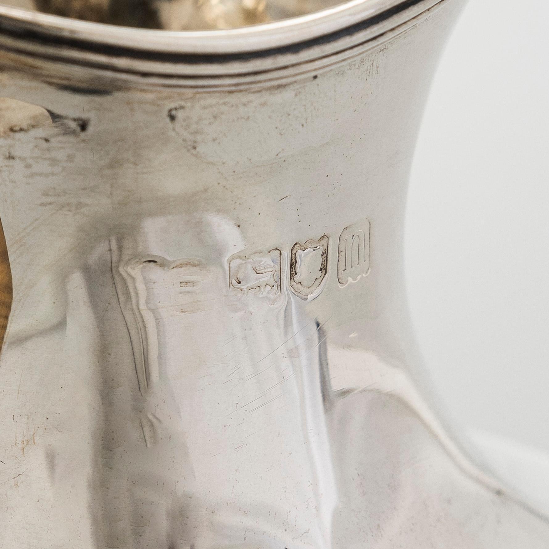 Kannu, sterlinghopeaa, Lontoo 1928.