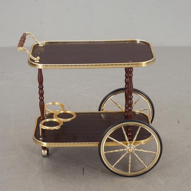 SERVERINGSVAGN, 1900-talets andra hälft.