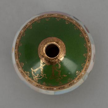 PÅSKÄGG, porslin, sannolikt Kuznetsov, 1900-talets början.