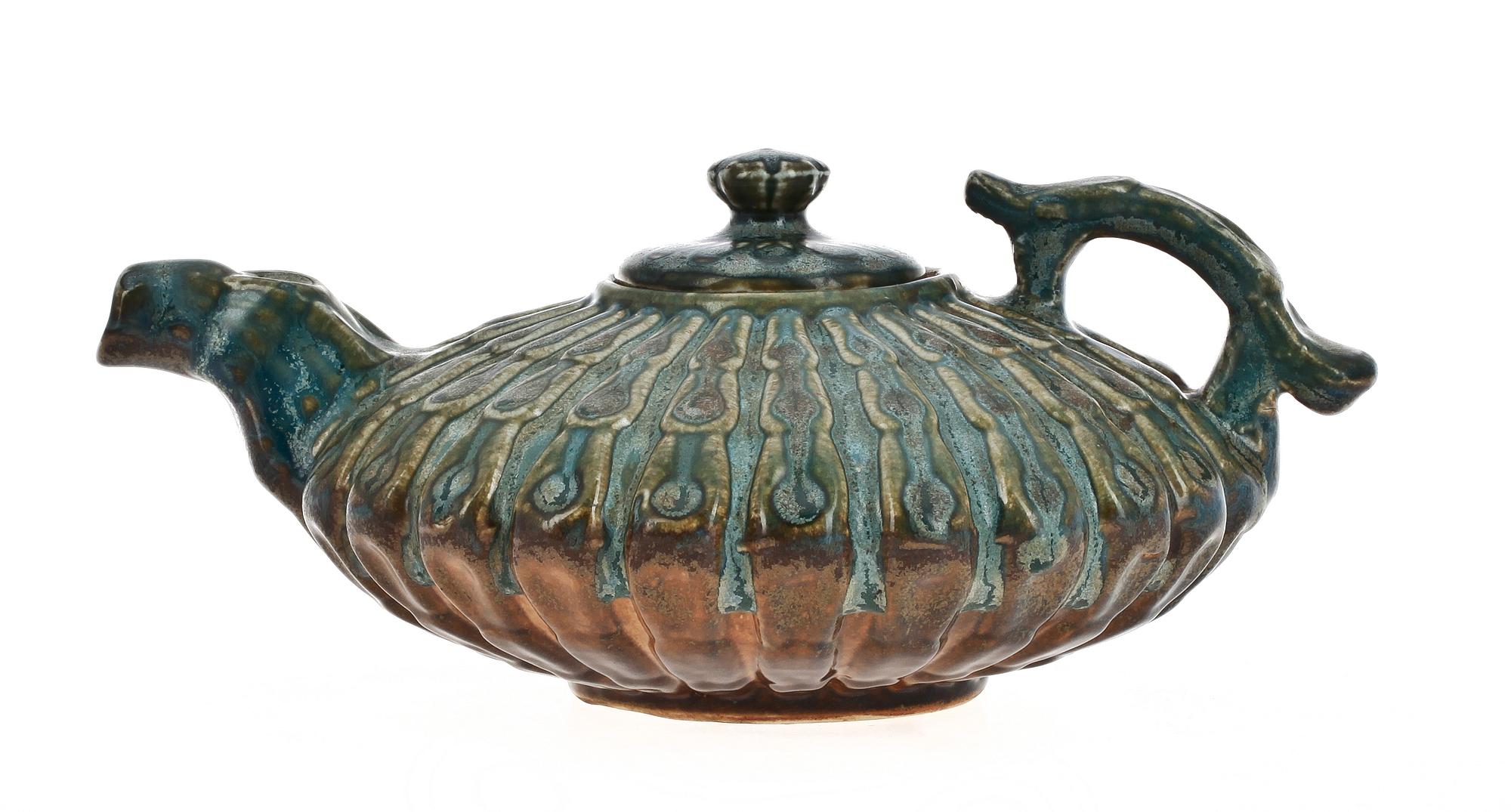 TEKANNA, porslin, trol Kina 1800/1900-tal.