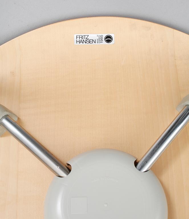 STOLAR, 4 st, "Sjuan", Arne Jacobsen för Fritz Hansen, 1985.